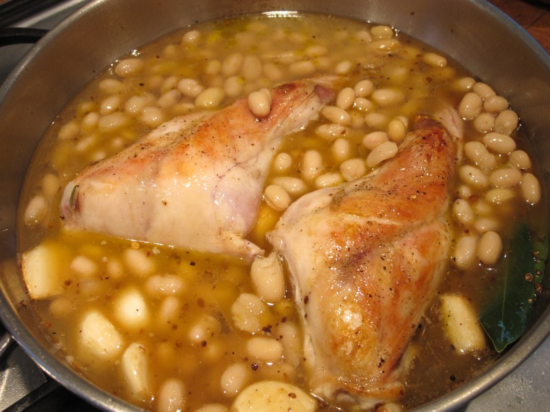 Braised rabbit with white beans, garlic, white wine and parsley | Robin ...