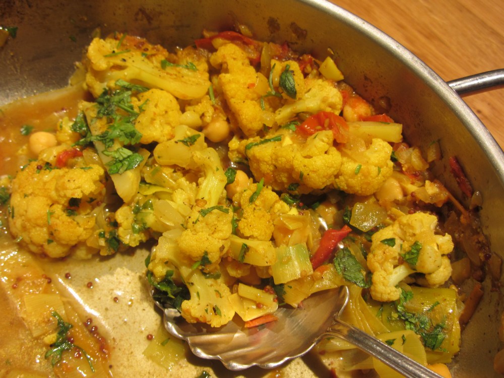 A ladleful of taste: “post-operative” cauliflower and chickpea comfort ...